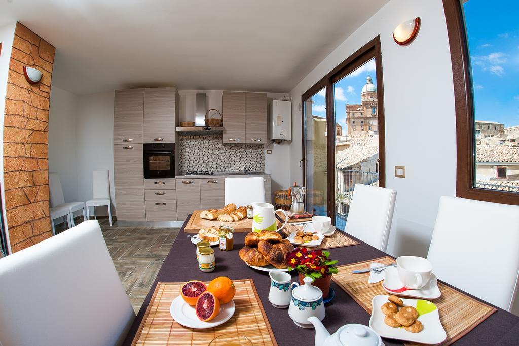 Umberto 33 Bed & Breakfast Piazza Armerina Exterior photo